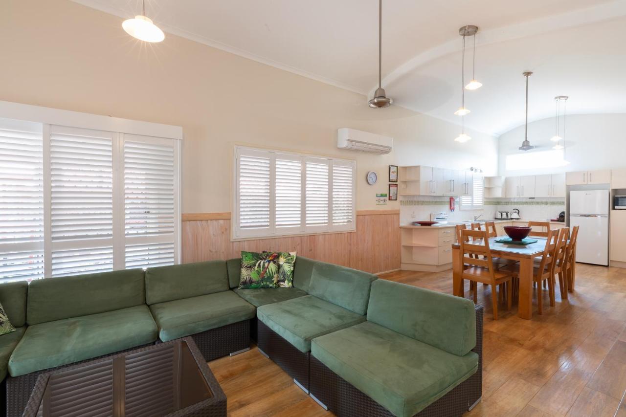 Big4 Adventure Whitsunday Resort Airlie Beach Exteriör bild
