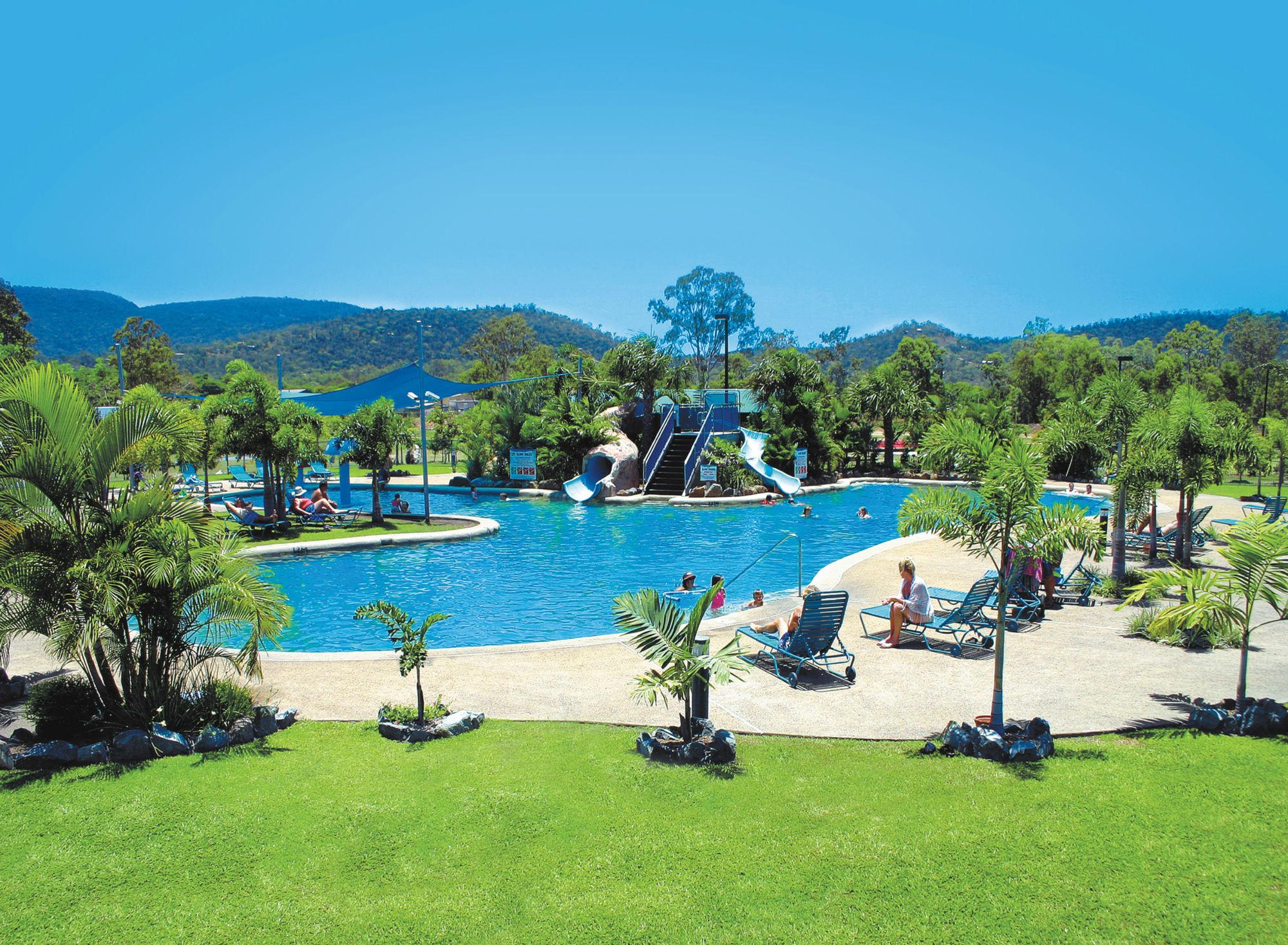 Big4 Adventure Whitsunday Resort Airlie Beach Exteriör bild