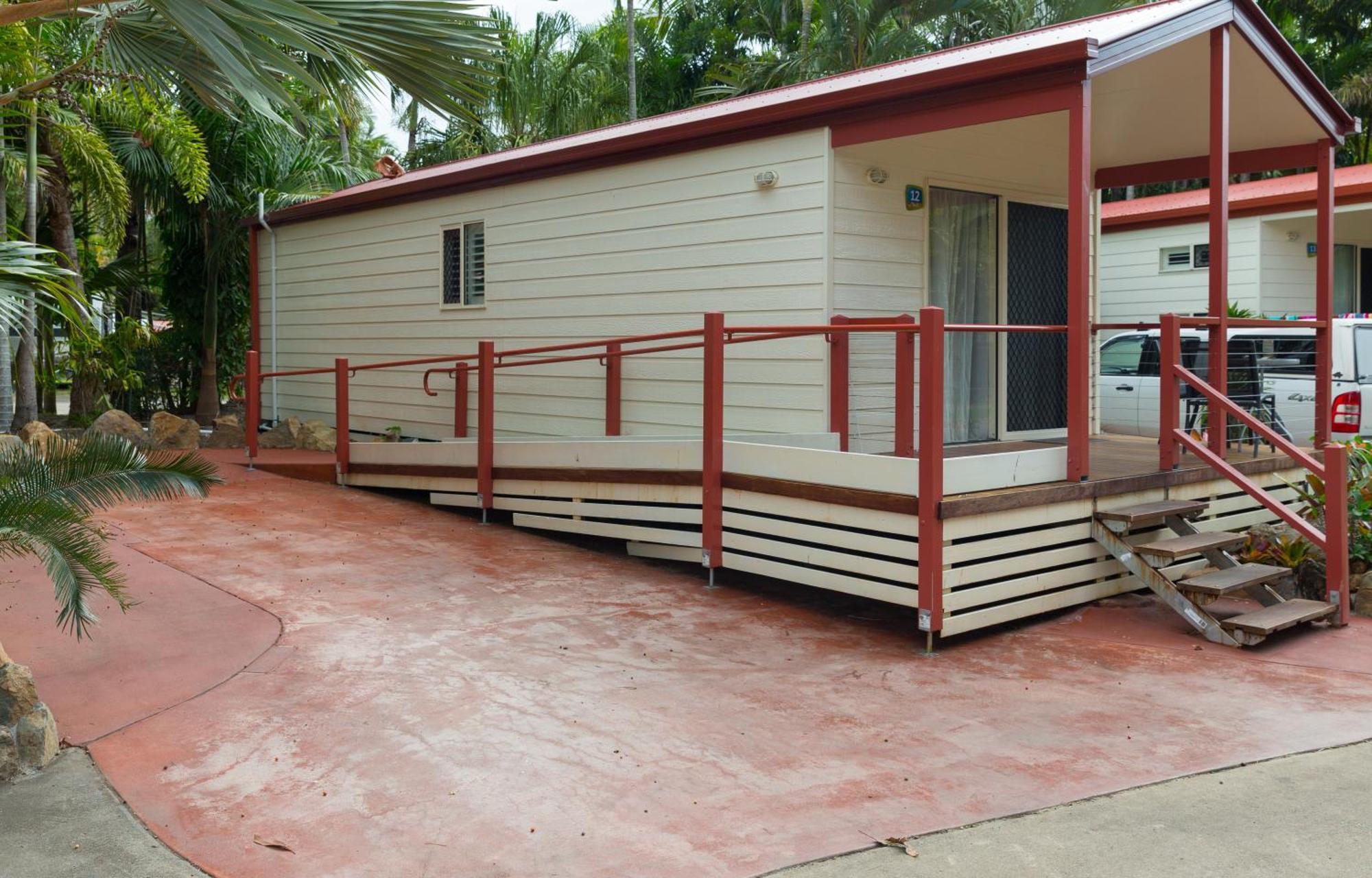 Big4 Adventure Whitsunday Resort Airlie Beach Exteriör bild