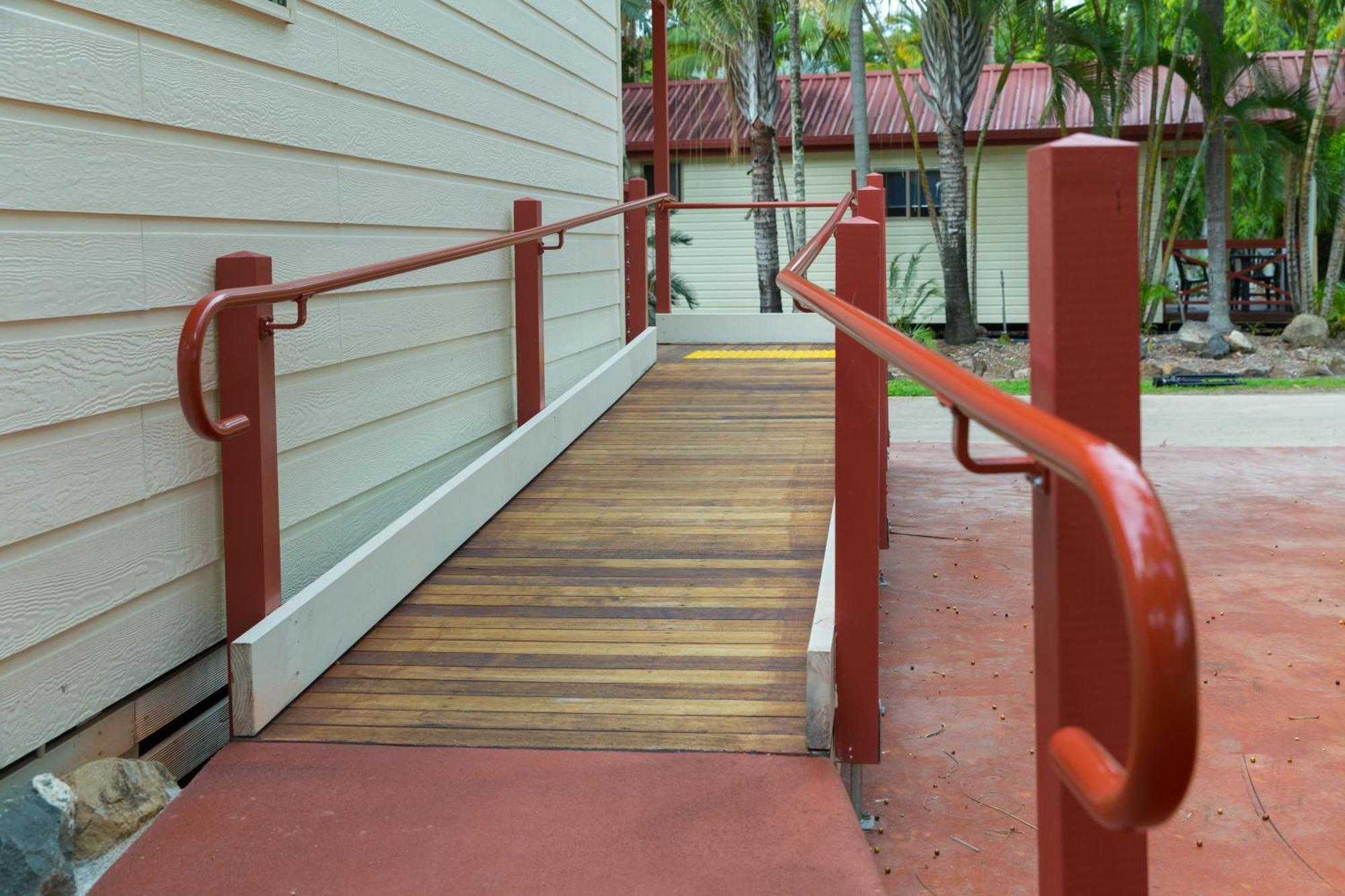 Big4 Adventure Whitsunday Resort Airlie Beach Exteriör bild
