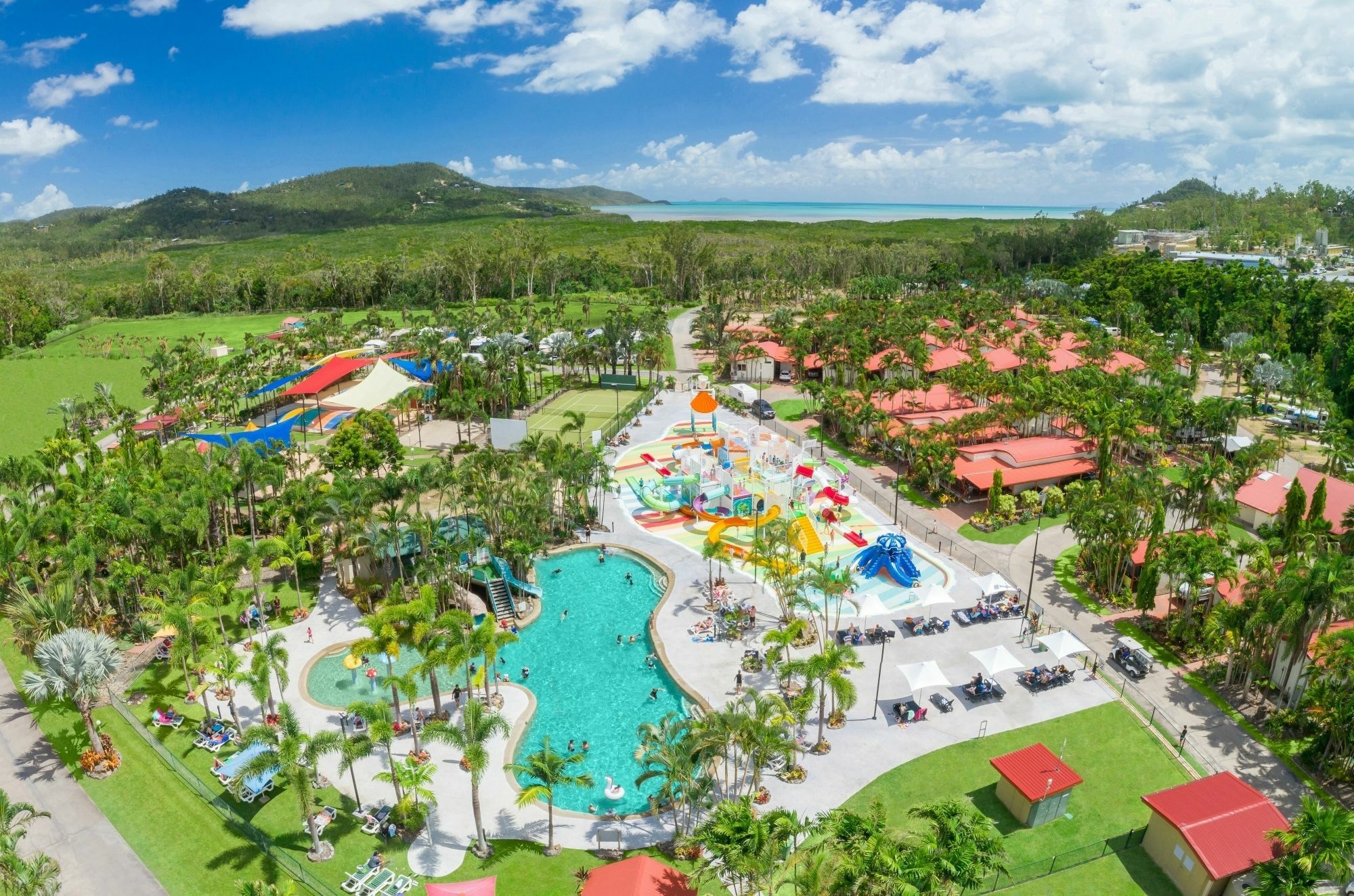 Big4 Adventure Whitsunday Resort Airlie Beach Exteriör bild